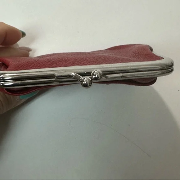 Buxton Coin Purse Wallet Red Leather Kiss Lock + Zipper Pocket + ID window - Picture 8 of 9